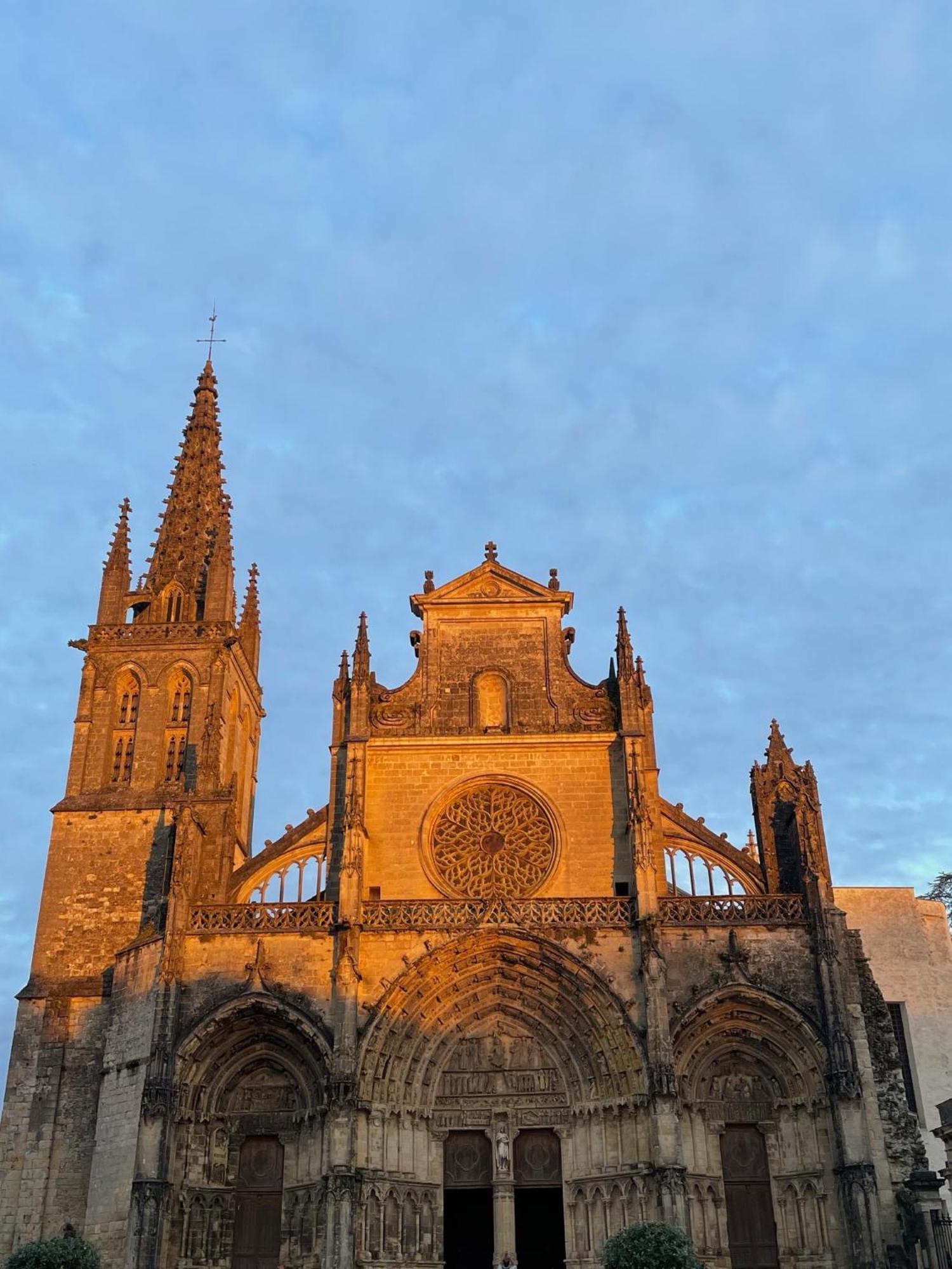 Le Clos De La Cathedrale 바자스 외부 사진